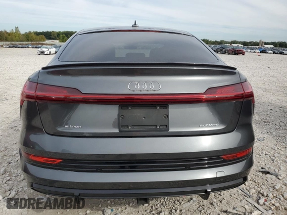 2021 Audi e-tron Sportback Prestige z VIN WA13ABGE8MB008083, wystawiony jako Copart lot #72904564 z przebiegiem 30 787 mil mil oraz Nie do naprawy. Historia ofert i sprzedaży dostępna na DreamBid. Obrazek 6.