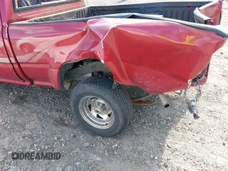 1994 Toyota Pickup DLX z VIN 4TARN81P1RZ276503, wystawiony jako IAAI lot #42169604 z przebiegiem 245 498 mil mil oraz . Historia ofert i sprzedaży dostępna na DreamBid. Obrazek 12.