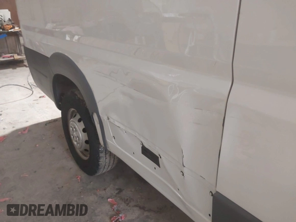 2018 Ram ProMaster Cargo with VIN 3C6URVJG7JE137890, listed as a IAAI auction lot 41781696 with 86,060 mi miles. Bid and sale history available at carsss.com. Image 20.