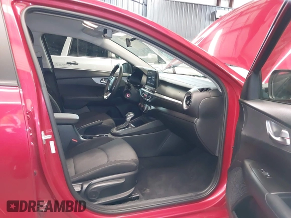 2022 Kia Forte LXS z VIN 3KPF24AD7NE497091, wystawiony jako IAAI lot #41894884 z przebiegiem 36 451 mil mil oraz . Historia ofert i sprzedaży dostępna na DreamBid. Obrazek 5.