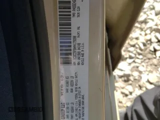 2010 Chrysler Sebring Limited z VIN 1C3CC5FB0AN179398, wystawiony jako Copart lot #57034905 z przebiegiem 184 988 mil mil oraz Czysty tytuł • Clean title. Historia ofert i sprzedaży dostępna na DreamBid. Obrazek 12.