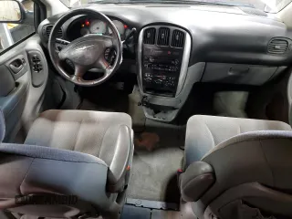 2005 Chrysler Town & Country Touring with VIN 2C4GP54L25R412221, listed as a Copart auction lot 41481705 with 304,558 mi miles and Salvage Title. Bid and sale history available at carsss.com. Image 8.
