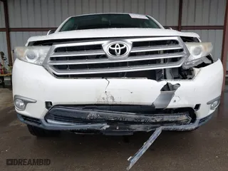 2013 Toyota Highlander with VIN 5TDBK3EH4DS198524, listed as a IAAI auction lot 41924896 with 148,893 mi miles. Bid and sale history available at carsss.com. Image 6.