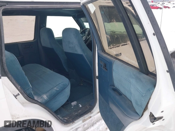 1993 Chevrolet Blazer with VIN 1GNDT13W3P2214338, listed as a IAAI auction lot 41511324 with 175,816 mi miles and . Bid and sale history available at DreamBid. Image 8.