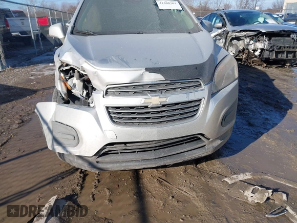 2016 Chevrolet Trax LS with VIN KL7CJKSB1GB695184, listed as a IAAI auction lot 41488203 with 113,410 mi miles. Bid and sale history available at carsss.com. Image 6.
