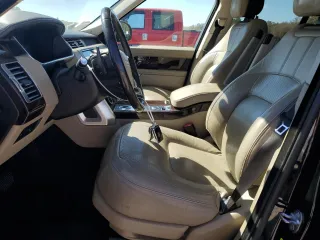 2018 Land Rover Range Rover HSE with VIN SALGS2RK1JA383444, listed as a Copart auction lot 48843825 with 186,706 mi miles and Clean title. Bid and sale history available at DreamBid. Image 7.