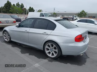 2007 BMW 3 Series 328i with VIN WBAVC53597FZ70807, listed as a IAAI auction lot 42078844 with 187,958 mi miles and . Bid and sale history available at carsss.com. Image 3.