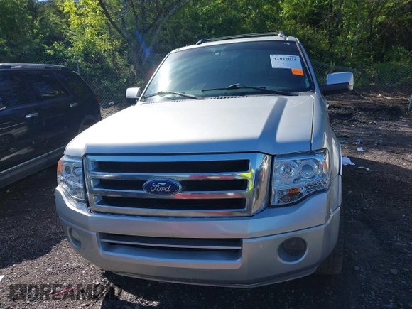 2011 Ford Expedition Limited with VIN 1FMJU1K56BEF07381, listed as a IAAI auction lot 42012025 with 262,730 mi miles. Bid and sale history available at carsss.com. Image 12.