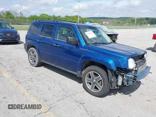 2009 Jeep Patriot z VIN 1J8FF28B99D166848, wystawiony jako IAAI lot #42162525 z przebiegiem 175 194 mil mil oraz . Historia ofert i sprzedaży dostępna na DreamBid. Obrazek 1.