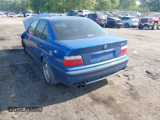 1998 BMW 3 Series z VIN WBSCD9324WEE08785, wystawiony jako IAAI lot #42065988 z przebiegiem 202 400 mil mil oraz . Historia ofert i sprzedaży dostępna na DreamBid. Obrazek 3.