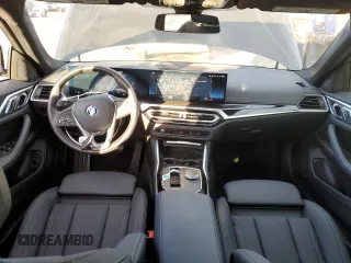 2023 BMW i4 eDrive40 z VIN WBY73AW06PFR11815, wystawiony jako Copart lot #73943643 z przebiegiem 5 262 mil mil oraz . Historia ofert i sprzedaży dostępna na DreamBid. Obrazek 8.