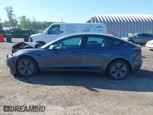 2023 Tesla Model 3 z VIN 5YJ3E1EA2PF492659, wystawiony jako IAAI lot #42284833 z przebiegiem 41 205 mil mil oraz . Historia ofert i sprzedaży dostępna na DreamBid. Obrazek 14.