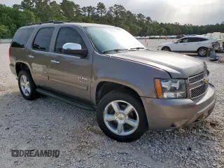 2013 Chevrolet Tahoe LT z VIN 1GNSCBE02DR364014, wystawiony jako Copart lot #57785315 z przebiegiem 149 977 mil mil oraz Szkoda całkowita • Salvage title. Historia ofert i sprzedaży dostępna na DreamBid. Obrazek 4.
