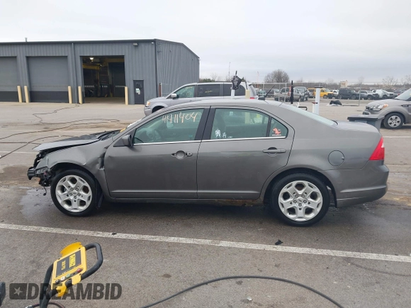 2011 Ford Fusion SE with VIN 3FAHP0HA7BR331095, listed as a IAAI auction lot 41911404 with 182,425 mi miles. Bid and sale history available at carsss.com. Image 15.