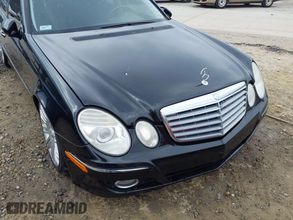 2007 Mercedes-Benz E-Class Sport 5.5L with VIN WDBUF72X67A994093, listed as a IAAI auction lot 41719386 with 132,733 mi miles. Bid and sale history available at carsss.com. Image 6.