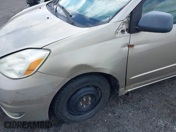 2004 Toyota Sienna XLE with VIN 5TDZA22C04S166738, listed as a IAAI auction lot 42137264 with 147,551 mi miles. Bid and sale history available at carsss.com. Image 6.