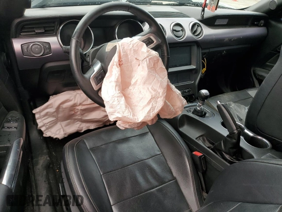 2017 Ford Mustang GT z VIN 1FA6P8CF8H5358570, wystawiony jako Copart lot #49535235 z przebiegiem 71 934 mil mil oraz Szkoda całkowita • Salvage title. Historia ofert i sprzedaży dostępna na DreamBid. Obrazek 8.