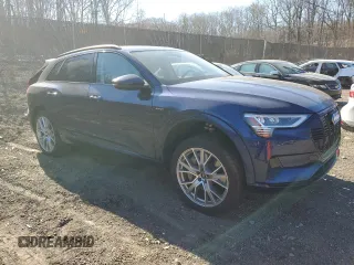 2021 Audi e-tron Prestige z VIN WA1VAAGEXMB028077, wystawiony jako Copart lot #51068735 z przebiegiem 36 998 mil mil oraz Szkody całkowita. Historia ofert i sprzedaży dostępna na DreamBid. Obrazek 4.