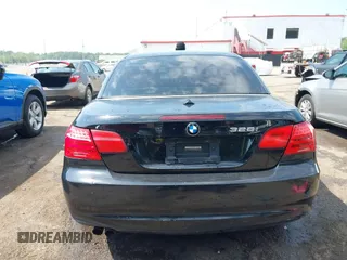 2011 BMW 3 Series 328i z VIN WBADW7C56BE544585, wystawiony jako IAAI lot #42233106 z przebiegiem Nie podano mil oraz . Historia ofert i sprzedaży dostępna na DreamBid. Obrazek 15.