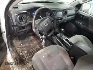 2018 Toyota Tacoma SR z VIN 5TFSX5EN0JX059029, wystawiony jako Copart lot #44250335 z przebiegiem 178 386 mil mil oraz Czysty tytuł • Clean title. Historia ofert i sprzedaży dostępna na DreamBid. Obrazek 8.