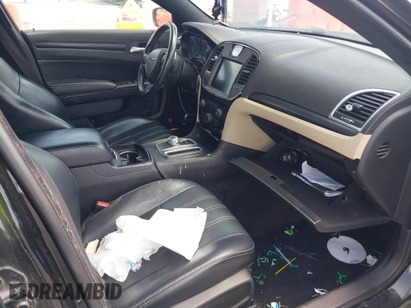 2016 Chrysler 300 S z VIN 2C3CCAGG4GH182793, wystawiony jako IAAI lot #42442826 z przebiegiem 125 474 mil mil oraz . Historia ofert i sprzedaży dostępna na DreamBid. Obrazek 5.