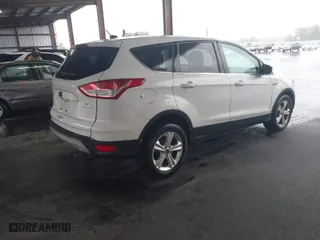 2015 Ford Escape SE with VIN 1FMCU0G9XFUA80605, listed as a IAAI auction lot 41942543 with 114,292 mi miles. Bid and sale history available at carsss.com. Image 4.