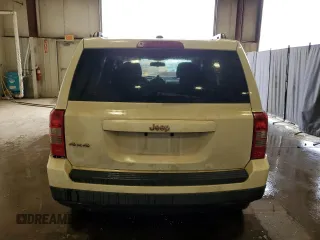 2016 Jeep Patriot Sport z VIN 1C4NJRBB1GD557377, wystawiony jako Copart lot #50814255 z przebiegiem 164 647 mil mil oraz Czysty tytuł • Clean title. Historia ofert i sprzedaży dostępna na DreamBid. Obrazek 6.