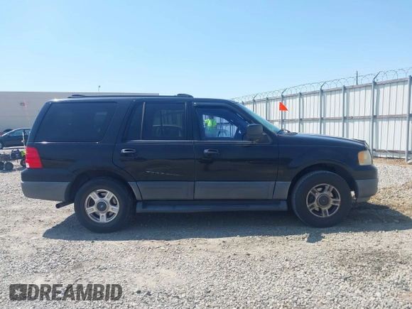 2003 Ford Expedition XLT Value z VIN 1FMPU16W63LA50775, wystawiony jako IAAI lot #42029150 z przebiegiem 296 065 mil mil oraz . Historia ofert i sprzedaży dostępna na DreamBid. Obrazek 13.