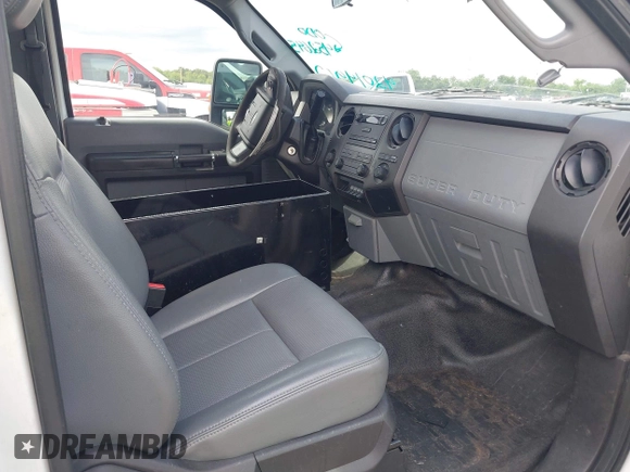 2016 Ford F-250 XL with VIN 1FD7X2B68GEC87426, listed as a IAAI auction lot 42014962 with 452,645 mi miles and . Bid and sale history available at DreamBid. Image 5.