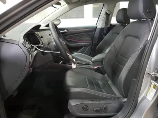 2022 Volkswagen Jetta SEL z VIN 3VWGM7BU1NM023266, wystawiony jako Copart lot #77462164 z przebiegiem 13 141 mil mil oraz Szkoda całkowita • Salvage title. Historia ofert i sprzedaży dostępna na DreamBid. Obrazek 7.