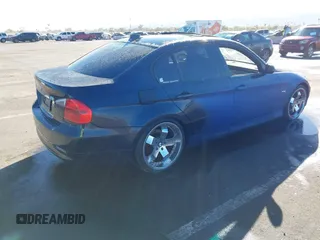 2006 BMW 3 Series 325i with VIN WBAVB17586NK34340, listed as a IAAI auction lot 41380590 with Not Provided miles. Bid and sale history available at carsss.com. Image 4.