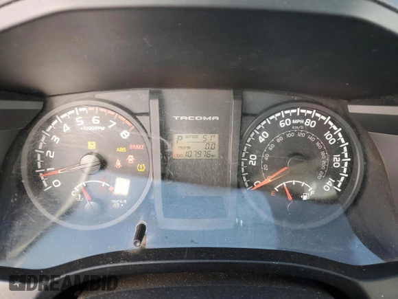 2017 Toyota Tacoma SR z VIN 5TFSX5EN6HX057733, wystawiony jako Copart lot #48013155 z przebiegiem 107 976 mil mil oraz Szkoda całkowita • Salvage title. Historia ofert i sprzedaży dostępna na DreamBid. Obrazek 9.