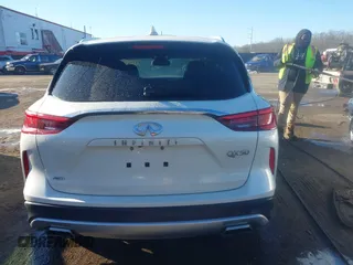 2020 Infiniti QX50 Luxe z VIN 3PCAJ5M32LF121640, wystawiony jako IAAI lot #41311716 z przebiegiem 43 813 mil mil oraz . Historia ofert i sprzedaży dostępna na DreamBid. Obrazek 15.