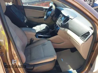 2016 Hyundai Tucson Sport with VIN KM8J33A29GU054909, listed as a IAAI auction lot 41835688 with 90,751 mi miles. Bid and sale history available at carsss.com. Image 5.