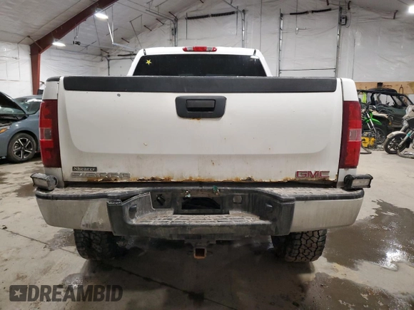 2010 Chevrolet Silverado 1500 LT with VIN 3GCRKSE39AG266291, listed as a Copart auction lot 46483675 with 199,823 mi miles and Salvage Title. Bid and sale history available at DreamBid. Image 6.