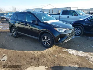 2018 Toyota RAV4 XLE with VIN 2T3RFREV1JW808773, listed as a IAAI auction lot 41595377 with 109,309 mi miles. Bid and sale history available at carsss.com. Image 1.