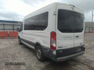 2015 Ford Transit Passenger XL z VIN 1FBAX2CG3FKA97085, wystawiony jako IAAI lot #42210744 z przebiegiem 81 911 mil mil oraz . Historia ofert i sprzedaży dostępna na DreamBid. Obrazek 3.