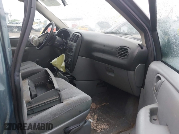 2005 Dodge Caravan SE with VIN 1D4GP25B75B373454, listed as a IAAI auction lot 42443473 with 233,184 mi miles and . Bid and sale history available at DreamBid. Image 5.