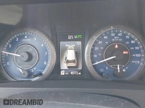 2018 Toyota Sienna XLE with VIN 5TDDZ3DC0JS201425, listed as a IAAI auction lot 42001590 with 49,772 mi miles. Bid and sale history available at carsss.com. Image 7.