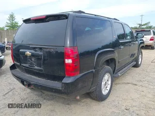 2007 Chevrolet Suburban LTZ z VIN 3GNFK16387G224495, wystawiony jako IAAI lot #42463438 z przebiegiem 190 297 mil mil oraz . Historia ofert i sprzedaży dostępna na DreamBid. Obrazek 4.