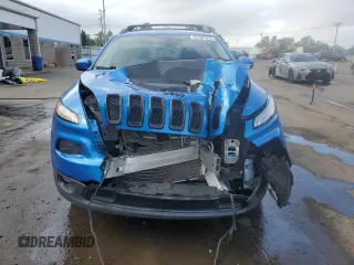 2018 Jeep Cherokee Latitude Tech Connect z VIN 1C4PJMCB1JD543335, wystawiony jako Copart lot #61581975 z przebiegiem 83 918 mil mil oraz Szkoda całkowita • Salvage title. Historia ofert i sprzedaży dostępna na DreamBid. Obrazek 5.