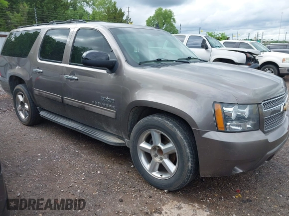2011 Chevrolet Suburban LT with VIN 1GNSCJE03BR267184, listed as a IAAI auction lot 42156424 with 307,618 mi miles. Bid and sale history available at carsss.com. Image 1.
