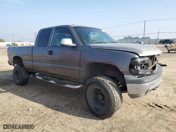 2001 Chevrolet Silverado 1500 LS with VIN 2GCEC19T611245018, listed as a Copart auction lot 82879514 with 0 mi miles and Salvage Title. Bid and sale history available at carsss.com. Image 4.