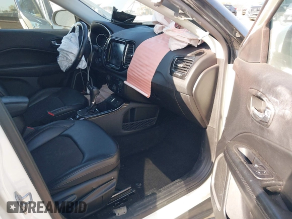 2019 Jeep Compass Altitude z VIN 3C4NJCBB2KT832402, wystawiony jako IAAI lot #41054965 z przebiegiem 84 804 mil mil oraz . Historia ofert i sprzedaży dostępna na DreamBid. Obrazek 5.