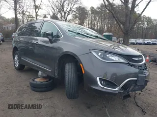 2018 Chrysler Pacifica Touring L Plus z VIN 2C4RC1EG9JR234929, wystawiony jako IAAI lot #41889519 z przebiegiem 87 924 mil mil oraz . Historia ofert i sprzedaży dostępna na DreamBid. Obrazek 1.