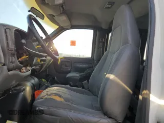 2002 Chevrolet Express with VIN 1GAHG39R321113335, listed as a Copart auction lot 76201084 with 190,718 mi miles and Clean Title. Bid and sale history available at carsss.com. Image 7.