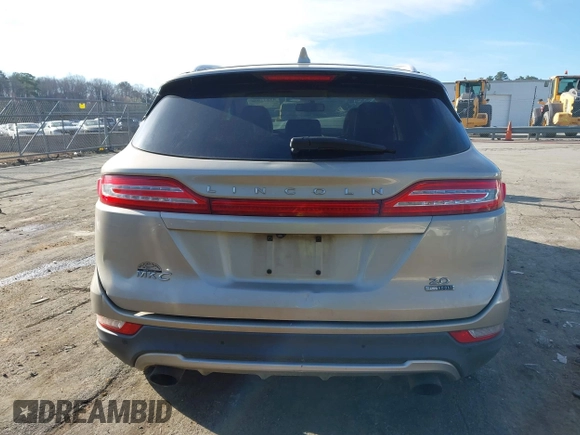 2015 Lincoln MKC z VIN 5LMCJ1A93FUJ26649, wystawiony jako IAAI lot #41832976 z przebiegiem 215 692 mil mil oraz . Historia ofert i sprzedaży dostępna na DreamBid. Obrazek 15.