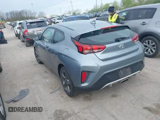 2019 Hyundai Veloster 2.0 with VIN KMHTG6AF0KU017161, listed as a IAAI auction lot 42104203 with 92,420 mi miles. Bid and sale history available at carsss.com. Image 3.