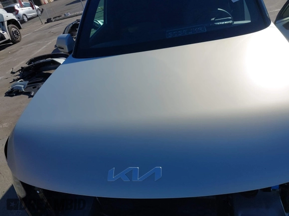 2024 Kia EV9 Land with VIN KNDADFS5XR6034686, listed as a IAAI auction lot 41219507 with 4,618 mi miles. Bid and sale history available at carsss.com. Image 10.