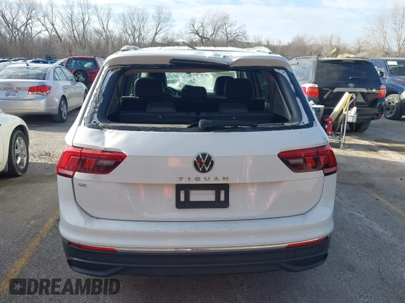 2022 Volkswagen Tiguan SE with VIN 3VV3B7AX9NM076592, listed as a IAAI auction lot 41816250 with 52,688 mi miles and . Bid and sale history available at DreamBid. Image 17.